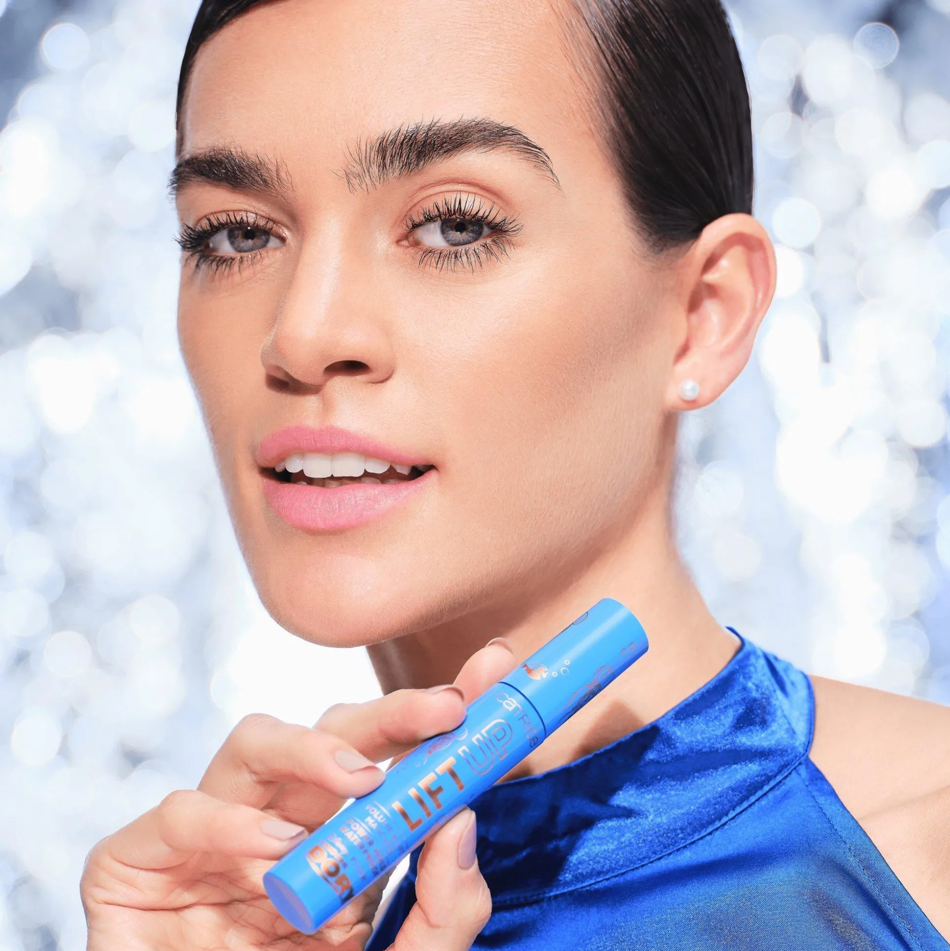 Disney Pixar Finding Dory LIFT UP Volume & Lift Mascara Power Hold Waterproof^essence Discount